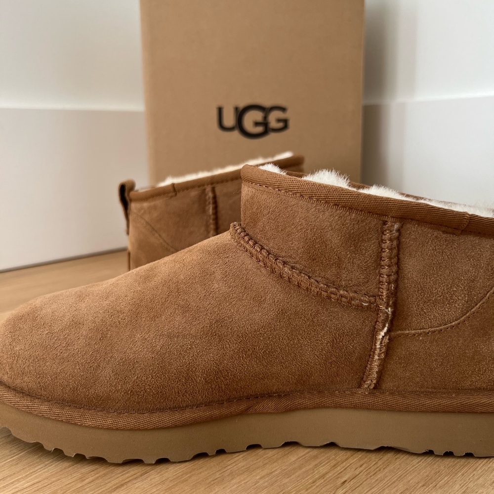 Ugg Ultra Mini Boots in Chestnut Size 9 NWT